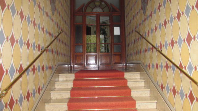 2 locali v.ze Washington