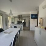 VILLA A POCHI KM DA FORTE DEI MARMI