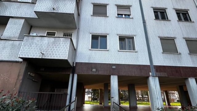 4 locali con box Via Viterbo MM Bisceglie