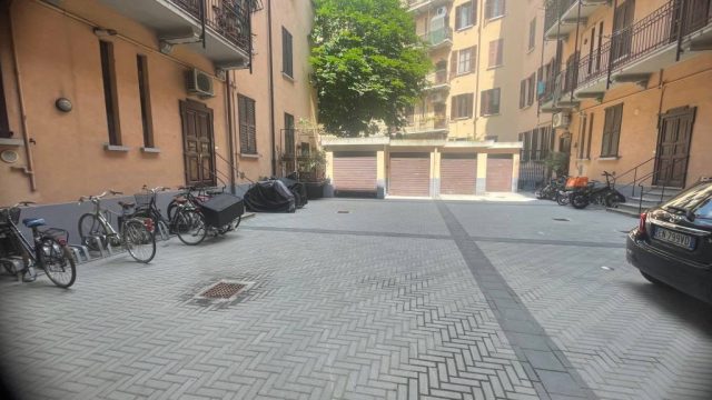 2 LOCALI VIA CORREGGIO 50