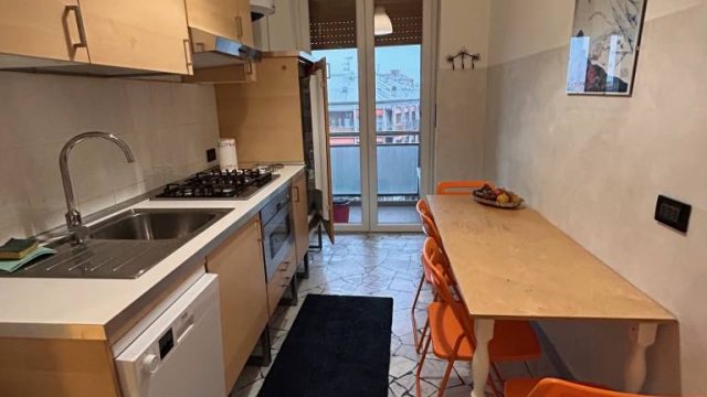 Ampio bilocale Piazza Napoli