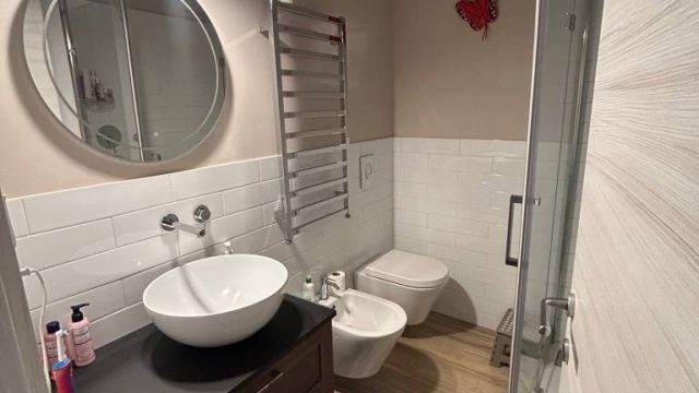 4 locali Piazza Frattini